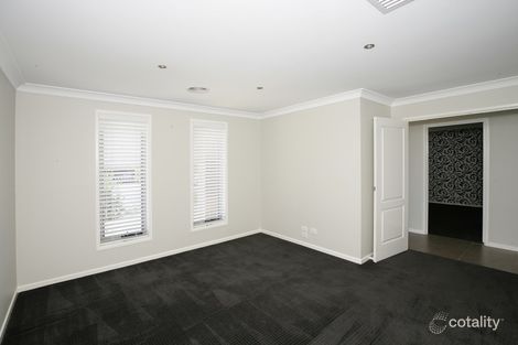 Property photo of 10 Tahara Crescent Estella NSW 2650