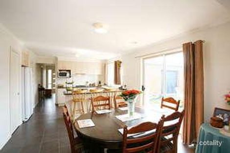 Property photo of 8 Dryandra Place Cranbourne VIC 3977