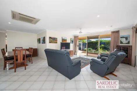 Property photo of 15 Klem Avenue Salter Point WA 6152