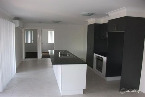 Property photo of 2/22 Adam Street Beachmere QLD 4510