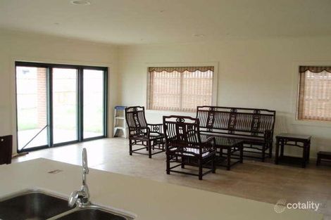 Property photo of 7 Eagle Way Deer Park VIC 3023