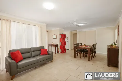 Property photo of 10 Pryor Crescent Old Bar NSW 2430