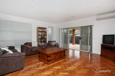 Property photo of 8 Peppermint Crescent Manor Lakes VIC 3024