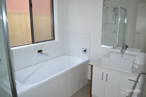 Property photo of 30 Mickleham Drive Cranbourne North VIC 3977