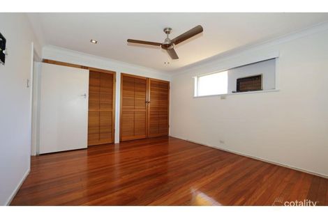 Property photo of 42 Dirkala Street Mansfield QLD 4122