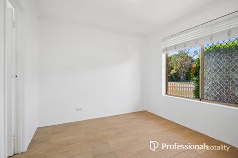 Property photo of 1 Kangaroo Close Brookdale WA 6112