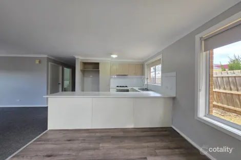 Property photo of 2/29 Lady Penrhyn Drive Wyndham Vale VIC 3024