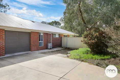 Property photo of 44B Royce Crescent Lavington NSW 2641