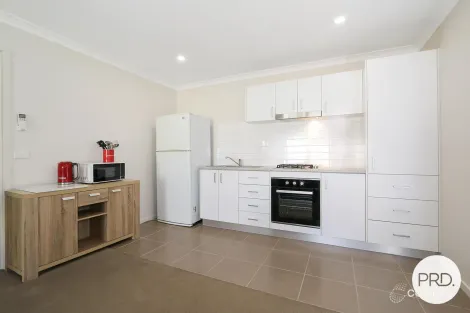 Property photo of 44B Royce Crescent Lavington NSW 2641