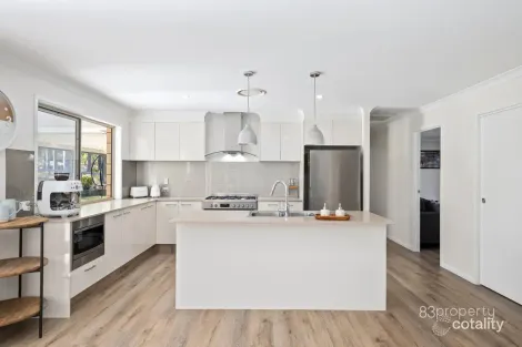 Property photo of 39 Hewett Drive Regency Downs QLD 4341