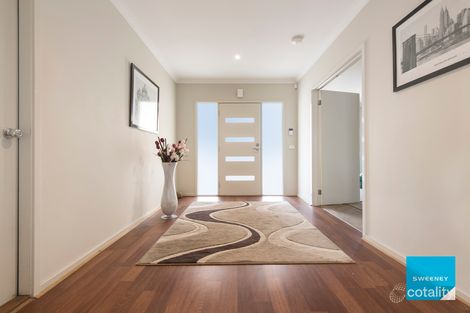 Property photo of 29 Forest Glade Way Caroline Springs VIC 3023