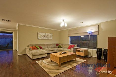 Property photo of 17 Desert Rose Court Cranbourne VIC 3977