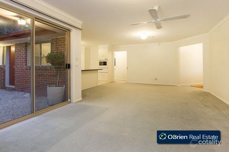Property photo of 2 Bellevue Drive Berwick VIC 3806