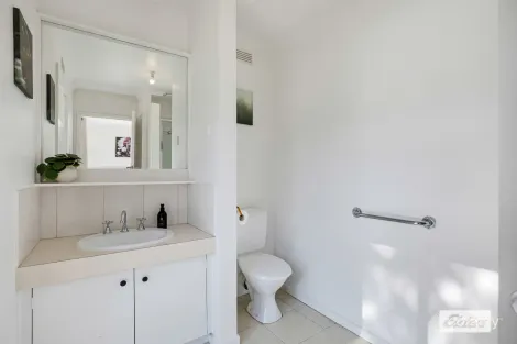 Property photo of 4 Adelaide Street Flora Hill VIC 3550