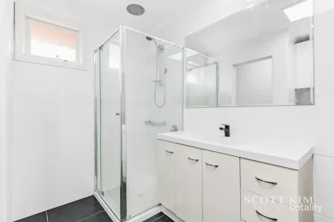 Property photo of 4/1 Adrienne Crescent Mount Waverley VIC 3149