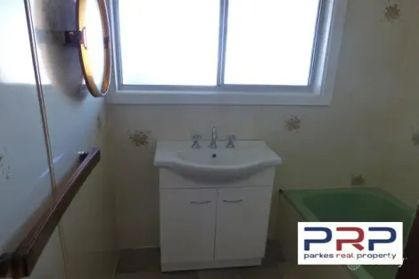 Property photo of 19 Thurlstone Street Parkes NSW 2870