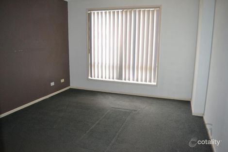 Property photo of 3 Honeyeater Way Pakenham VIC 3810