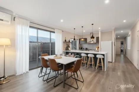 Property photo of 19 Collie Crescent Ormeau Hills QLD 4208