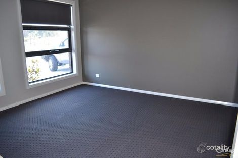 Property photo of 18 Unicorn Street Pakenham VIC 3810