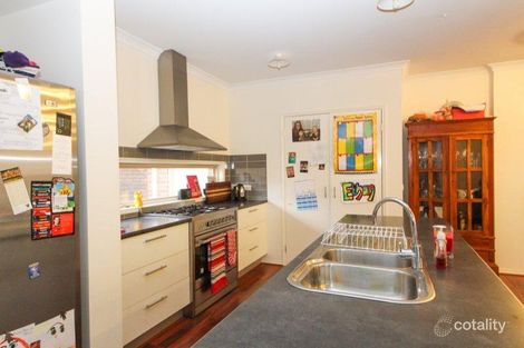 Property photo of 5 Emma Place Dingley Village VIC 3172