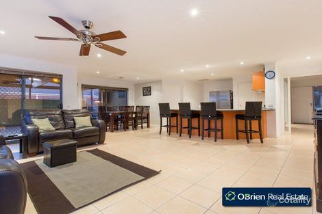 Property photo of 16 Glenisla Way Berwick VIC 3806