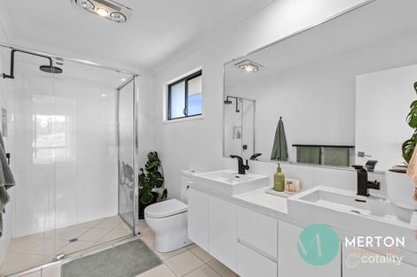 Property photo of 8 Sunburst Place Southside QLD 4570