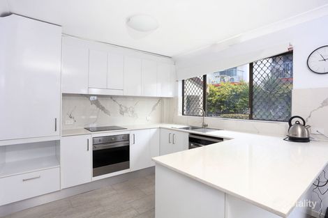 Property photo of 2/138 Marine Parade Southport QLD 4215