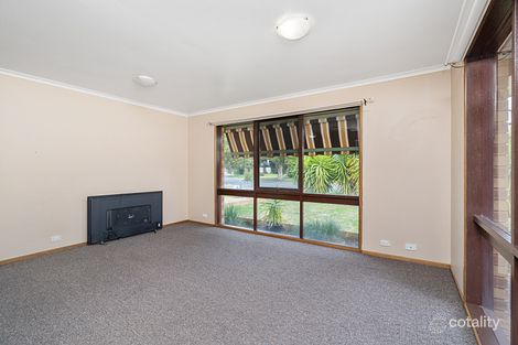Property photo of 8 Lyons Crescent Forest Hill NSW 2651