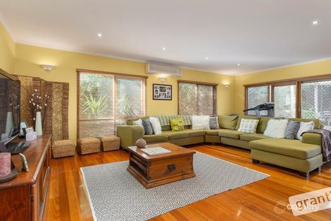 Property photo of 33 Silkwood Avenue Berwick VIC 3806