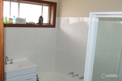 Property photo of 10 Cooinbil Crescent Kooringal NSW 2650