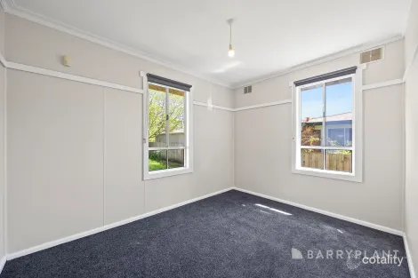 Property photo of 17 McKindlay Street Drouin VIC 3818