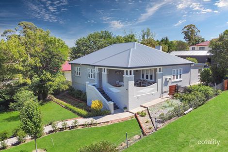 19 Whiteman Ave, Young, NSW 2594