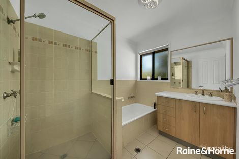 Property photo of 8 Hill View Place New Auckland QLD 4680
