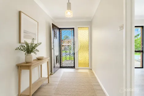 8 Belbora Rd, Shailer Park, QLD 4128