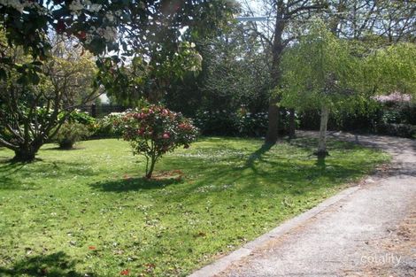 Property photo of 33 Willow Road Upper Ferntree Gully VIC 3156