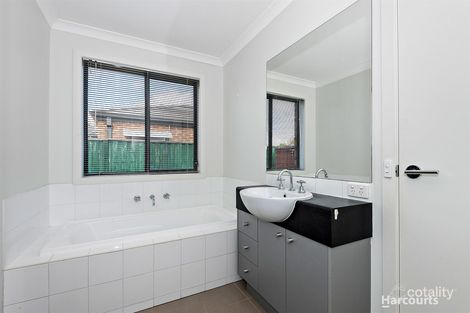 Property photo of 25 Kosta Boda Boulevard Pakenham VIC 3810