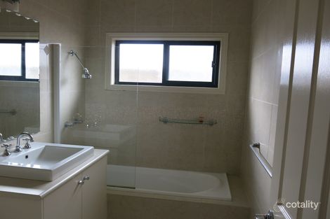 Property photo of 2/62 Macrina Street Oakleigh East VIC 3166