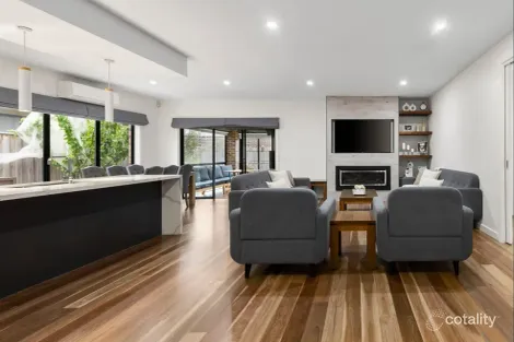 Property photo of 2 Rowena Way Mickleham VIC 3064