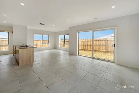 Property photo of 99 Crowlands Circuit Eynesbury VIC 3338