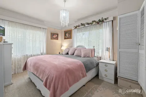 Property photo of 3 Deveney Street Pakenham VIC 3810