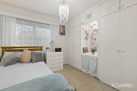 Property photo of 3 Deveney Street Pakenham VIC 3810