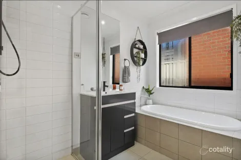 Property photo of 9 Greybox Way Kialla VIC 3631
