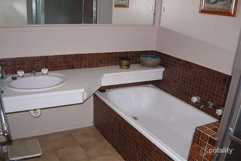 Property photo of 28 Threadbow Crescent Wheelers Hill VIC 3150