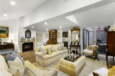 Property photo of 21 Douglas Street Toorak VIC 3142