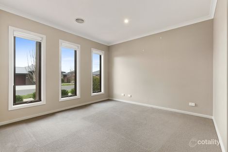 Property photo of 24 Woorawa Drive Doreen VIC 3754