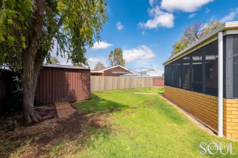 Property photo of 6 Chilvers Place Griffith NSW 2680
