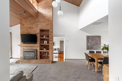 Property photo of 1 Darkan Court Eltham VIC 3095