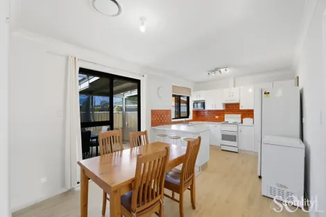 Property photo of 6 Chilvers Place Griffith NSW 2680