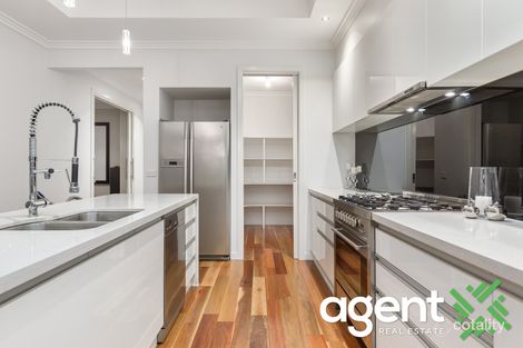 Property photo of 10 Grand Manor Drive Berwick VIC 3806