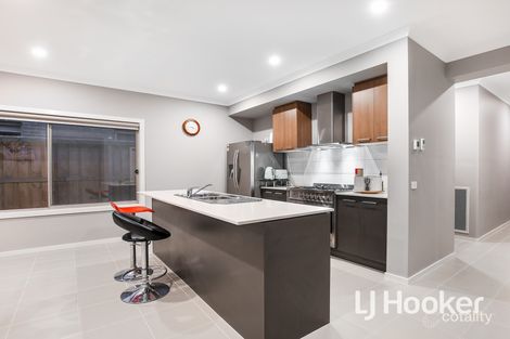 Property photo of 26 Elkedra Way Cranbourne North VIC 3977